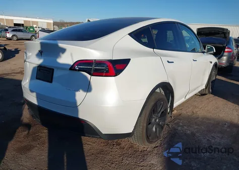 2024 Tesla Model Y Long Range Dual Motor All-Wheel Drive из США, поврежденный, VIN 7SAYGDEE6RF204989